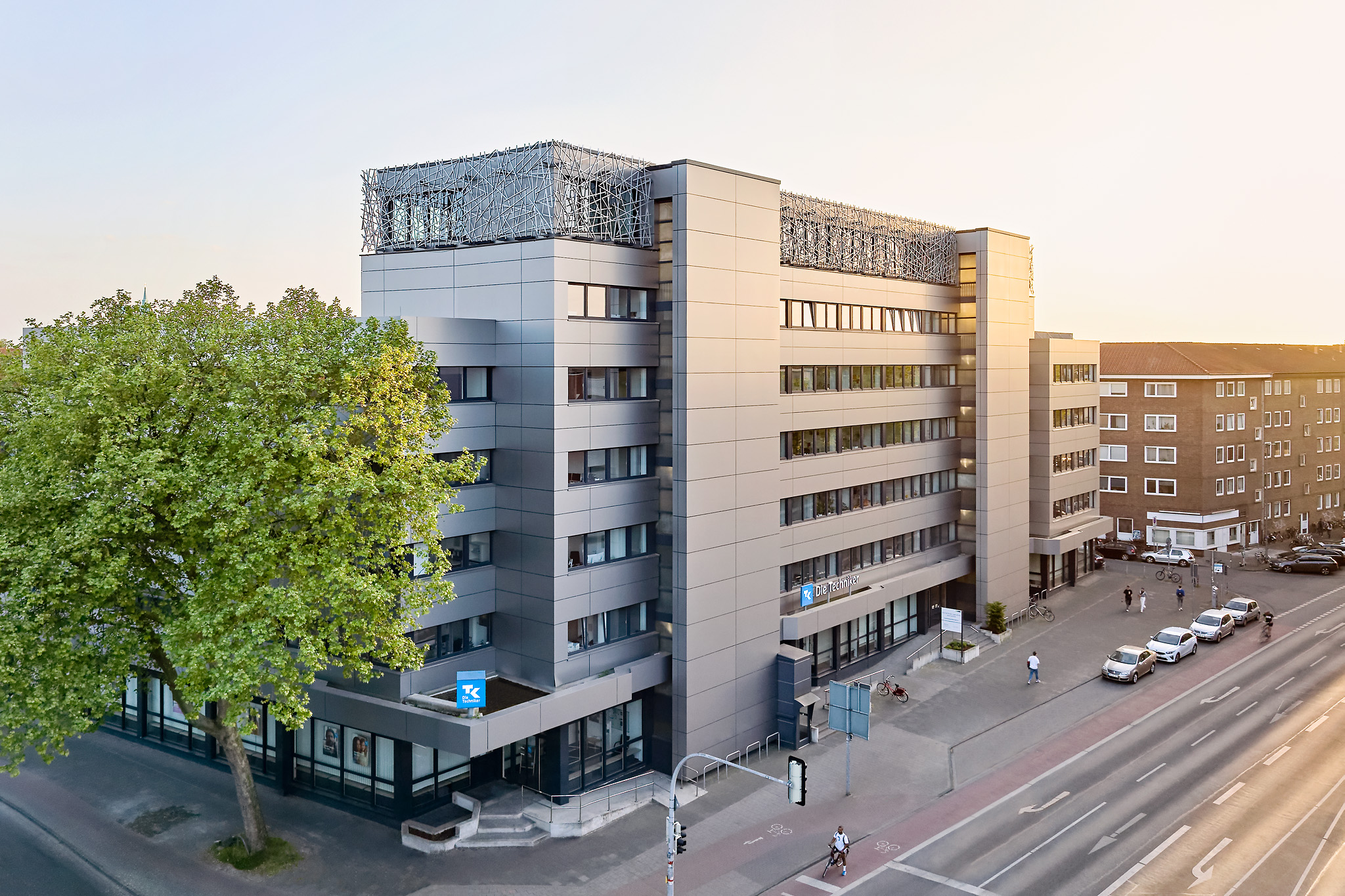 Aufstockung und Erweiterung des TK Gebäudes in Münster, Gewerbebau - Fourmove Architekten